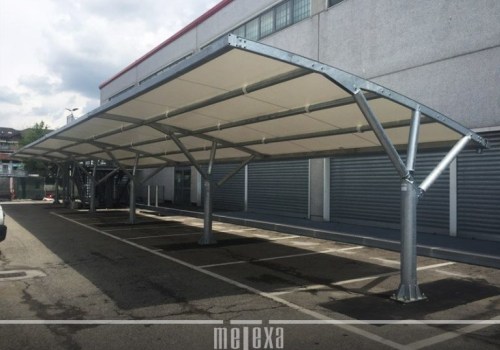 Strutture metalliche per parcheggi aziendali: progettazione e vantaggi delle tettoie per automobili